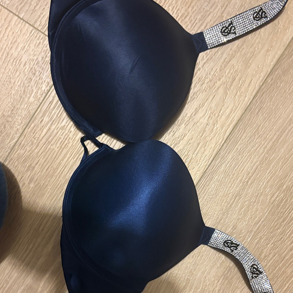 Elegant Navy Blue Bra with Rhinestone Straps 34C Victorias Secret bombshell bra.